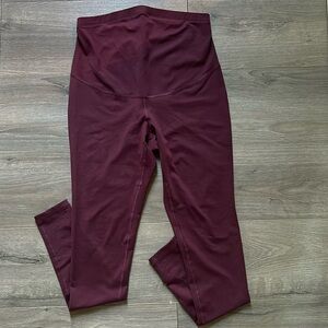 Old Navy Maternity Elevate Legging